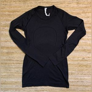 Lululemon long sleeve size 6 black